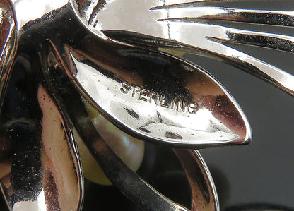925 Sterling Silver  Vintage Shiny Pearl Cluster Ribbon Brooch Pin  BP8686