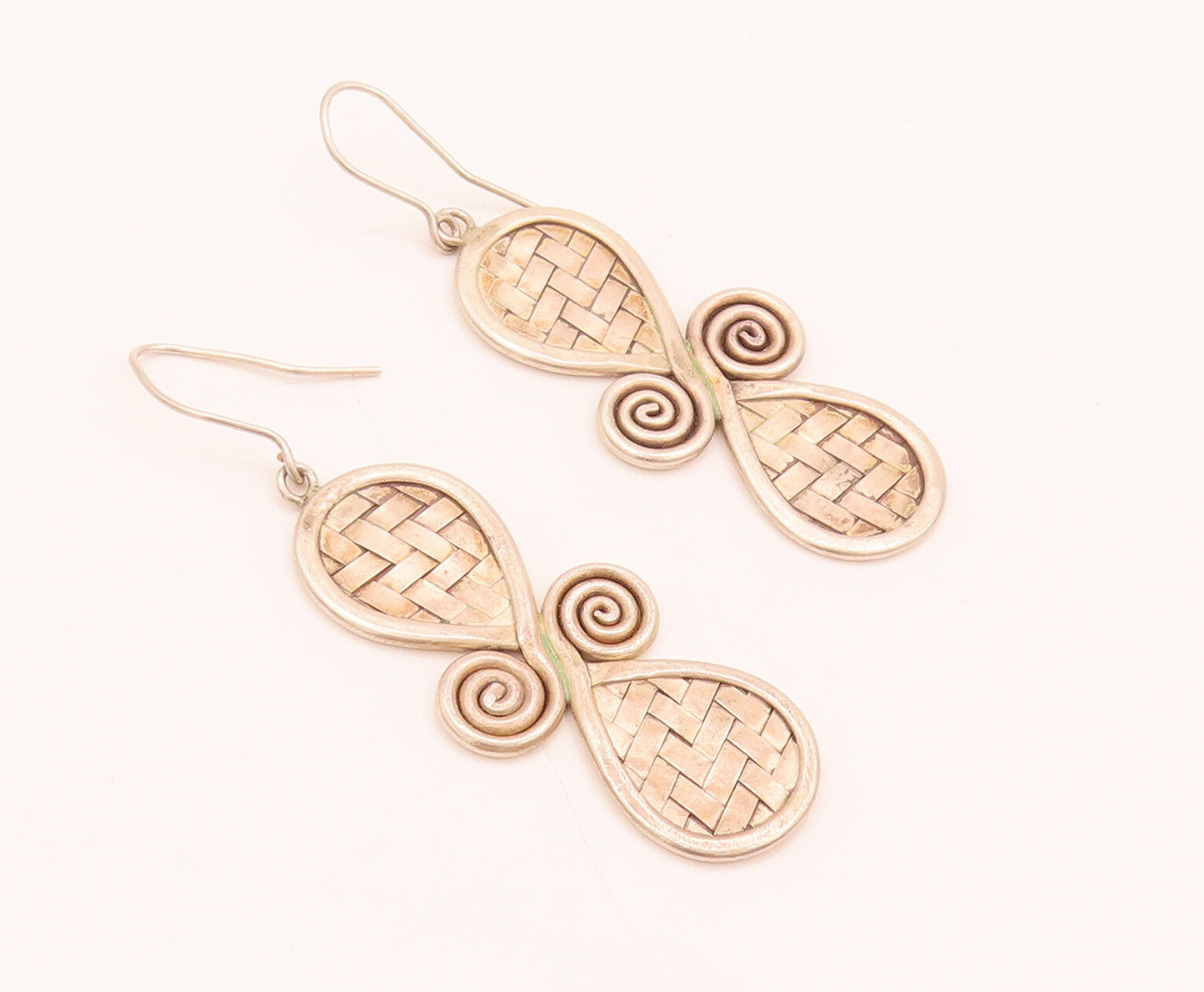 925 Sterling Silver  Vintage Hourglass Swirl & Checks Design Earrings  EG12435