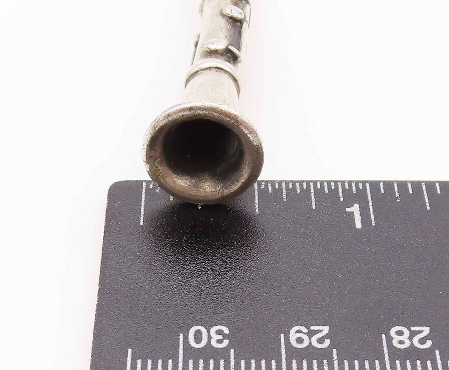 925 Sterling Silver Vintage Pin Collector Solid Carved Clarinet  TR3924