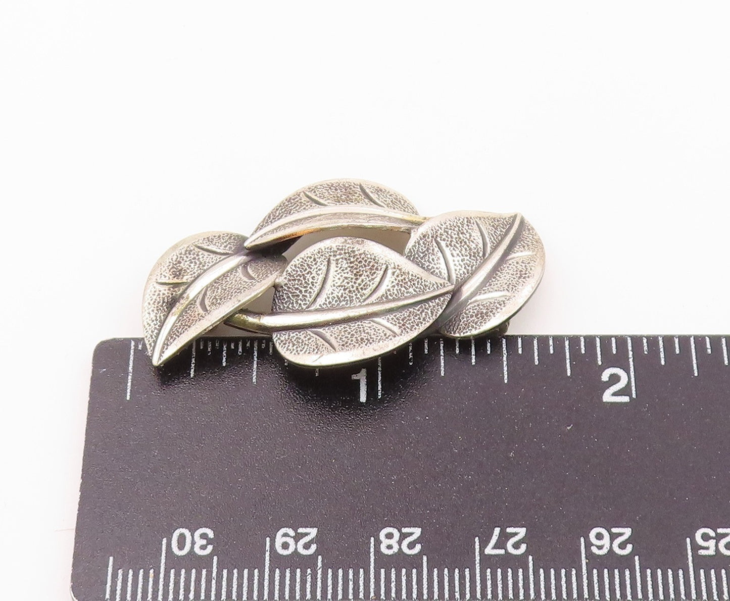 BEAU 925 Sterling Silver  Vintage Textured Floral Leaves Brooch Pin  BP3774