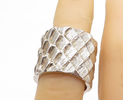 925 Sterling Silver  Vintage Shiny Etched Scales Design Band Ring Sz 6  RG6006