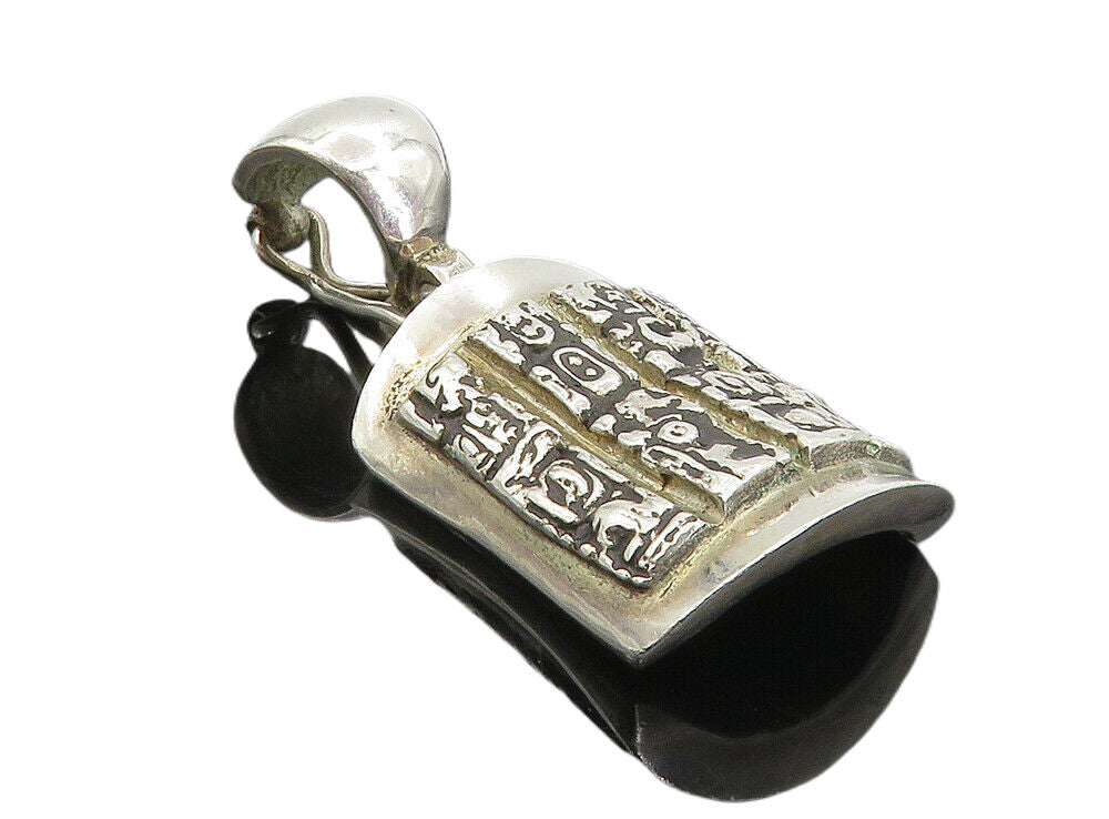 925 Sterling Silver  Vintage Shiny Raised Traditional Pattern Pendant  PT6396