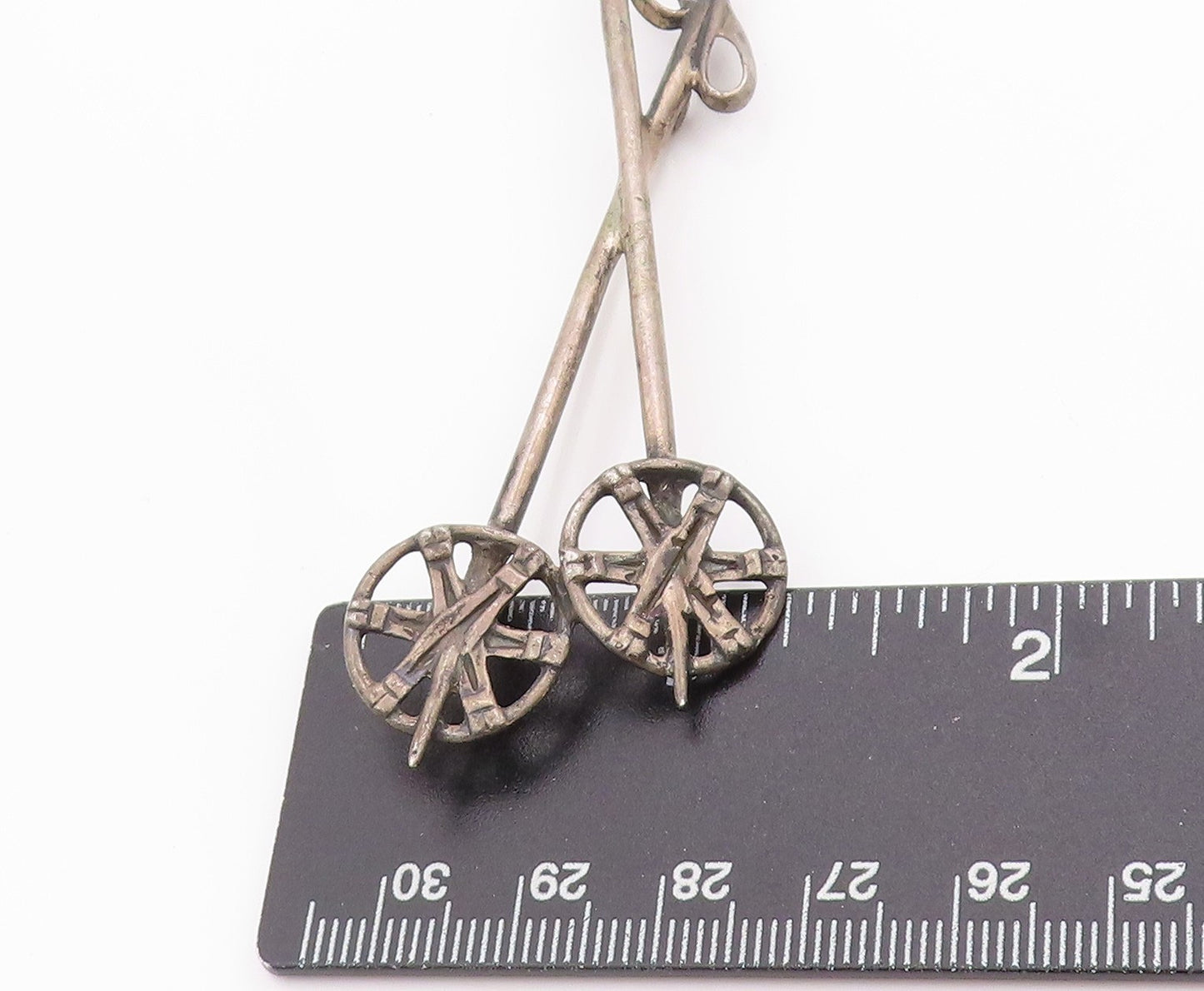 925 Sterling Silver Vintage Brooch Dark Tone Crossed Skis of Yesteryear  BP11830