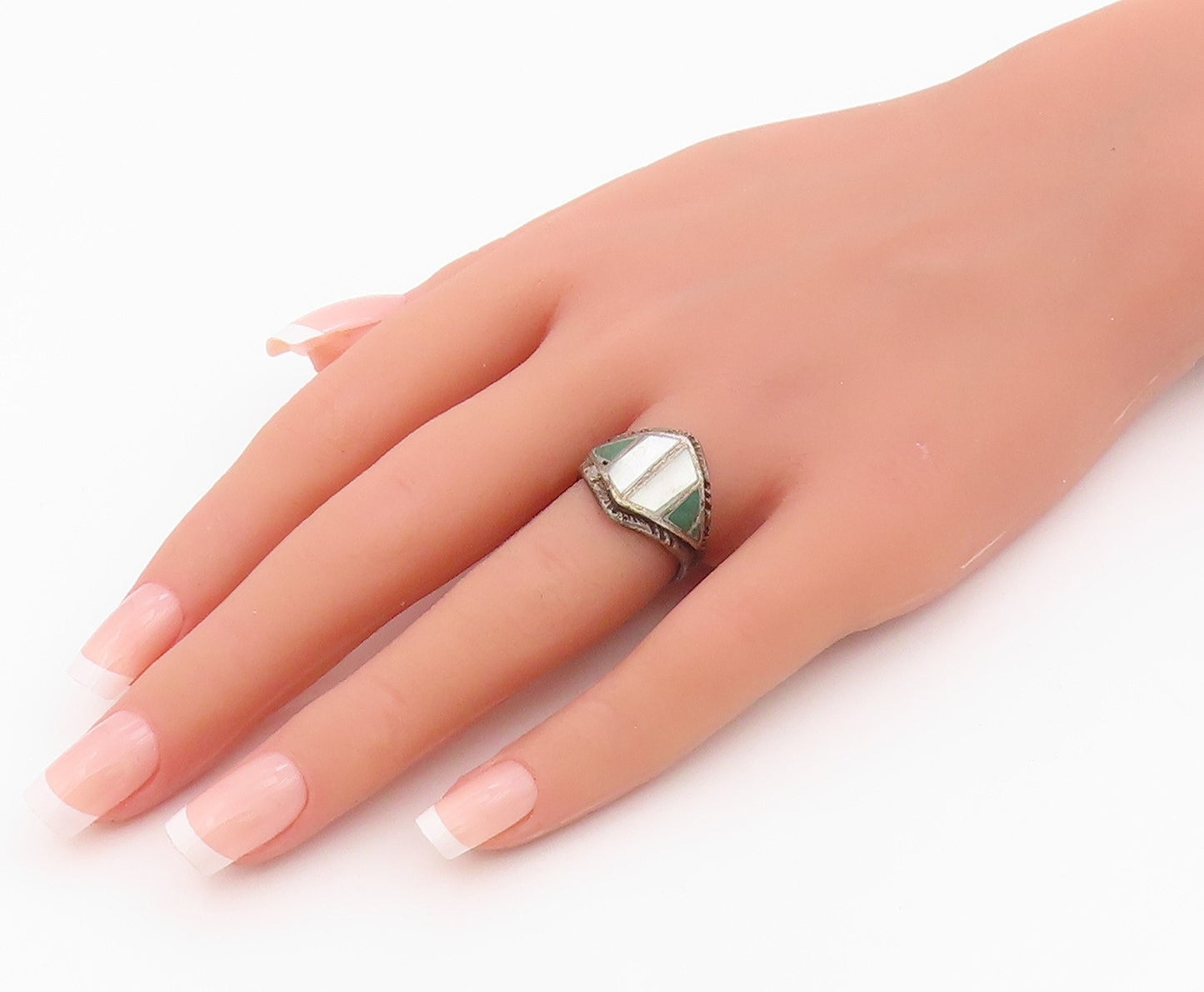 925 Sterling Silver Vintage Ring Antique ZUNI Mother Of Pearl  Sz 6.5  RG36347