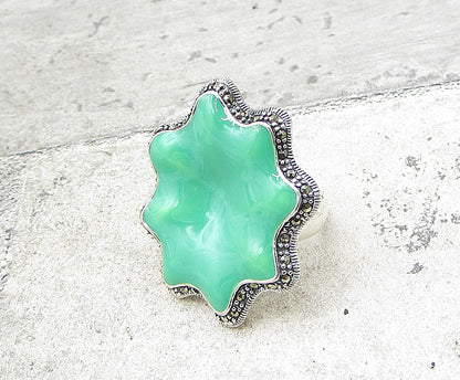 925 Sterling Silver  Marcasite Over Green Enamel Floral Ring Sz 7.5  RG1939