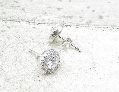 925 Sterling Silver  White Topaz & Cubic Zirconia Stud Earrings  EG1105