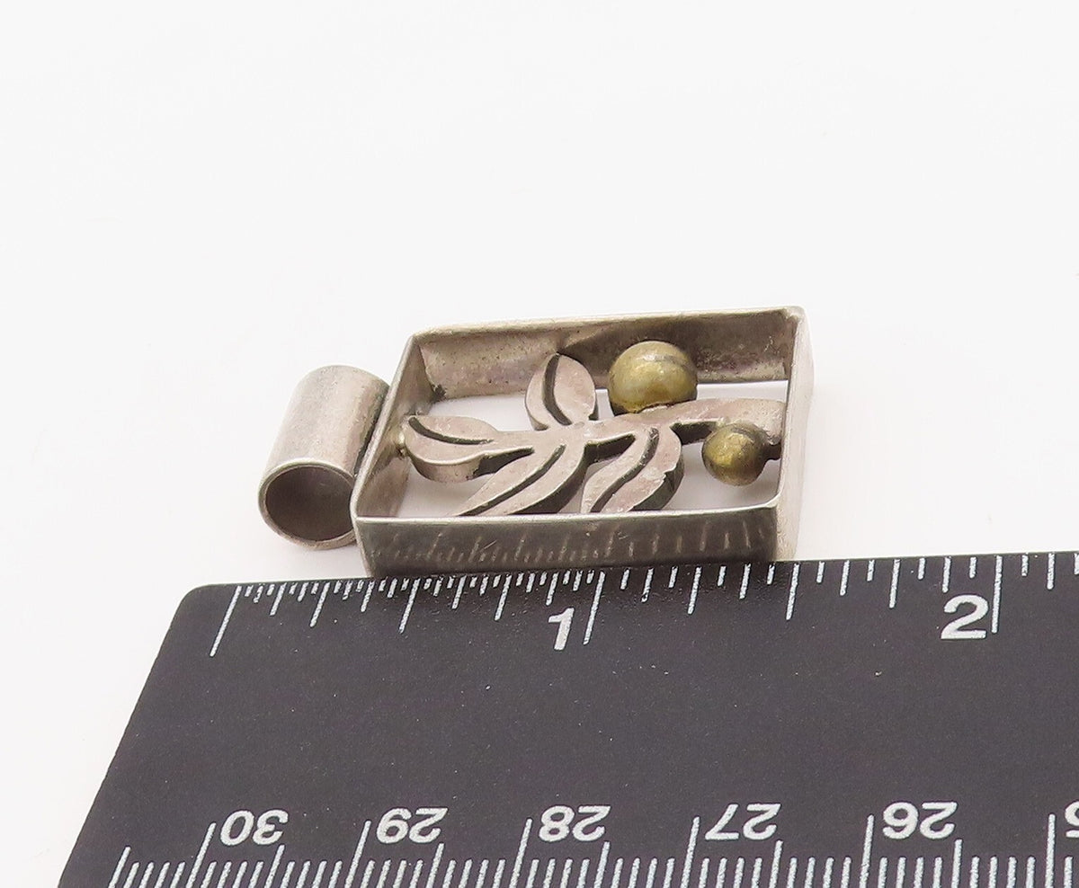925 Sterling Silver Vintage Pendant Solid Framed Cutout Plant  PT23578