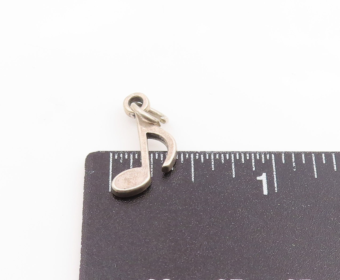 925 Sterling Silver  Vintage Shiny Petite Music Note Motif Pendant  PT19022