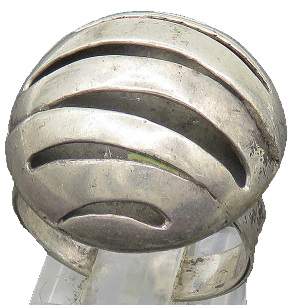 925 Sterling Silver  Vintage Cutout Stripes Dome Band Ring Sz 8  RG21181