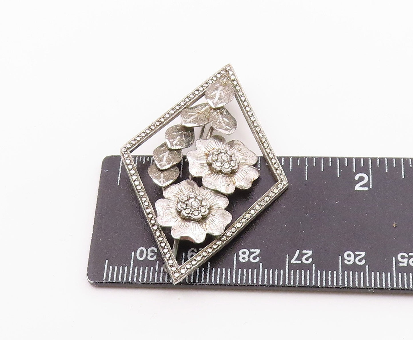 925 Sterling Silver  Vintage Sparkling Flowers Diamond Shape Brooch Pin BP8121
