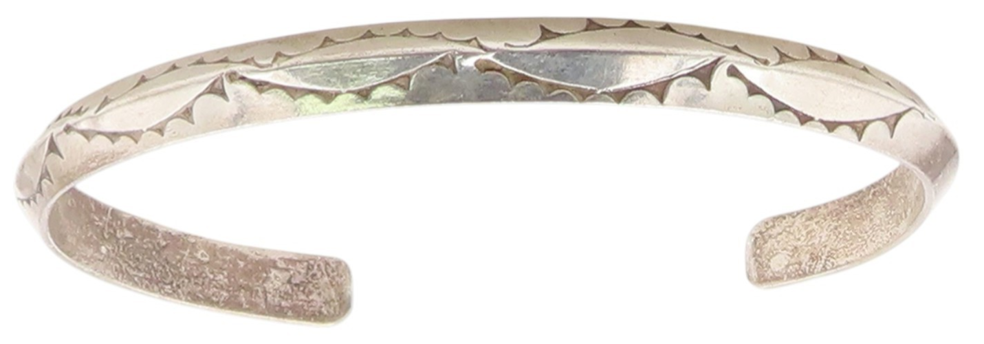 925 Sterling Silver Vintage Bracelet NAVAJO Minimalist Etched Cuff  BT12129