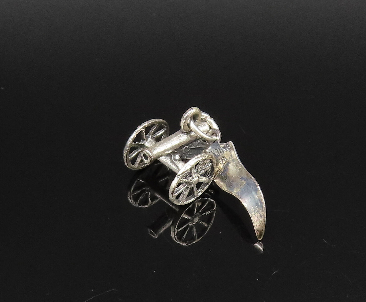 925 Sterling Silver  Vintage Old Fashion Missile Launch Motif Pendant  PT21780