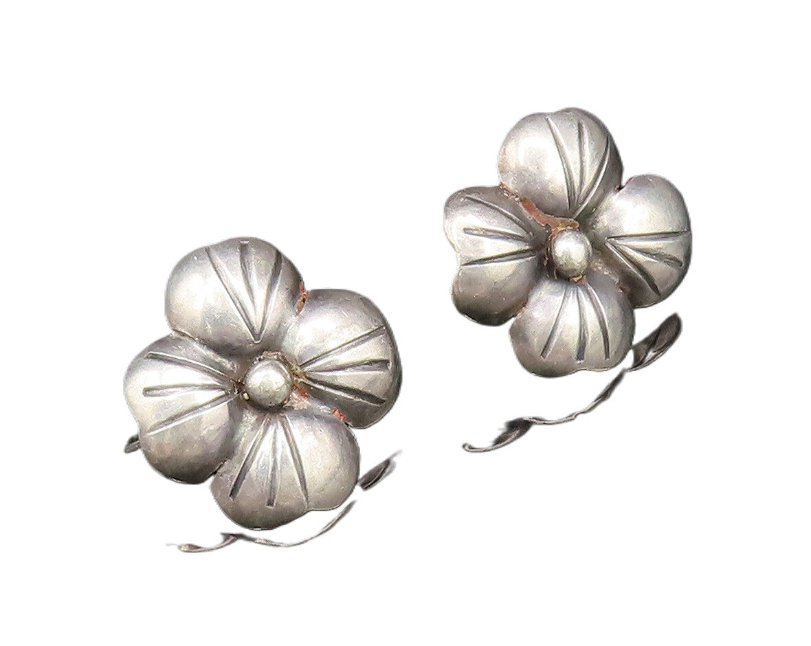 925 Silver  Vintage Etched Four Pedal Flower Non Pierced Earrings  EG12107