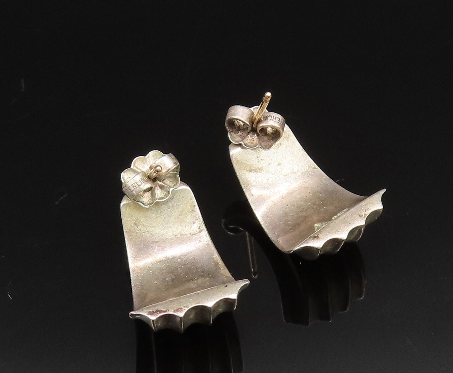 14K GOLD & 925 Silver  Vintage Minimalist Ribbed Curved Earrings  EG11836