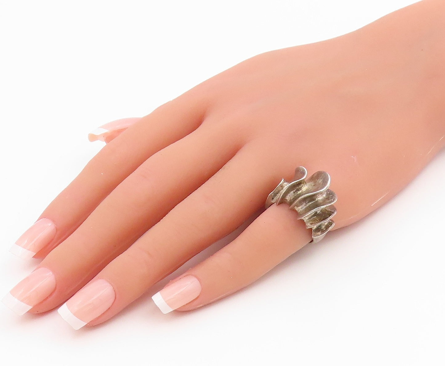 925 Sterling Silver Vintage Ring Brutalist Wavy Ribbed Dome Band  Sz 6  RG35393