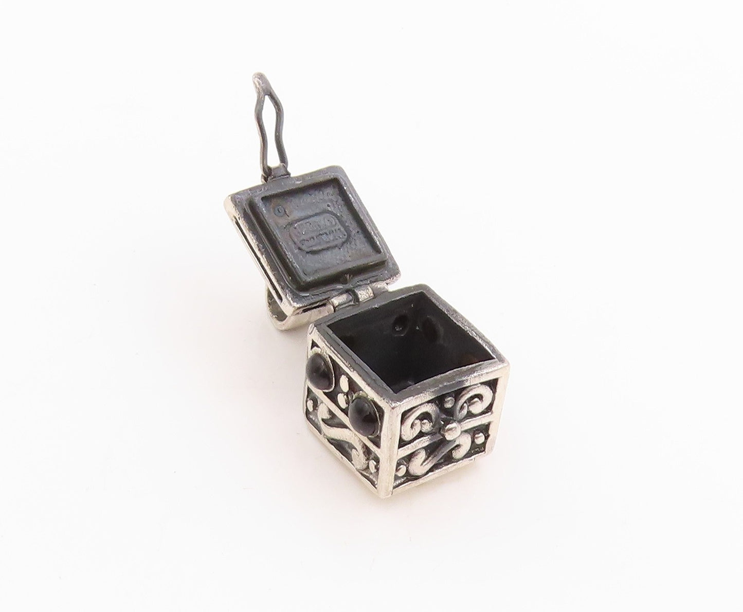 925 Sterling Silver Vintage Pendant Onyx Swirly Carved Box Charm OPENS  PT24701