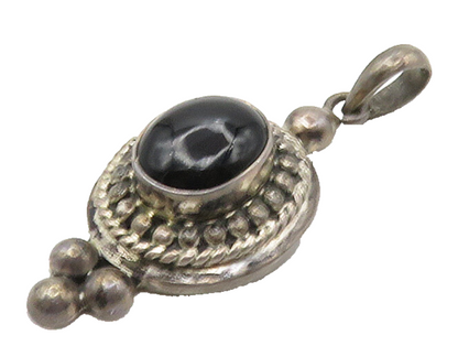 925 Sterling Silver   Vintage Cabochon Black Onyx Dark Tone Pendant  PT12786
