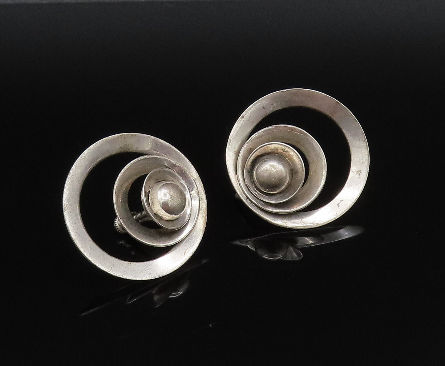 925 Silver  Vintage Graduated Open Circle & Bead Screw Back Earrings  EG11974