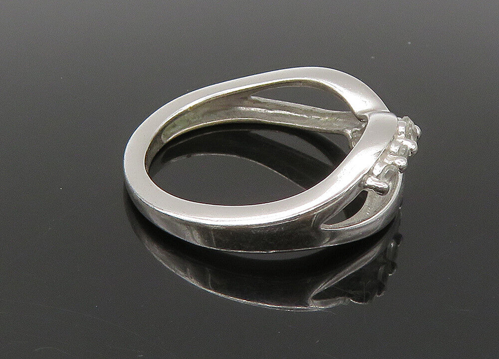925 Sterling Silver  Vintage Graduated Topaz Shiny Band Ring Sz 8  RG22437