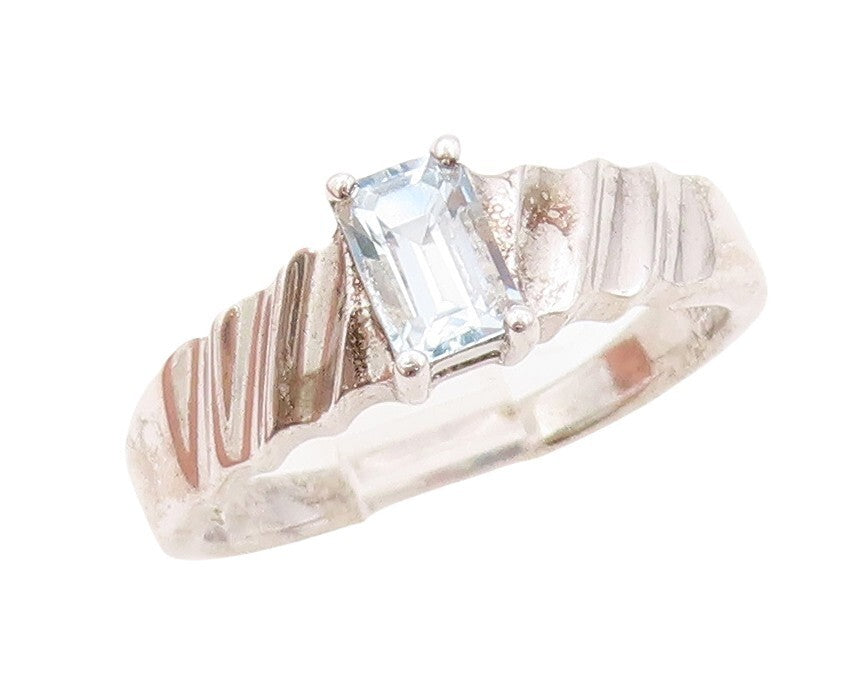 925 Sterling Silver Vintage Ring Minimalist Grooved Blue Topaz Sz 8  RG30202