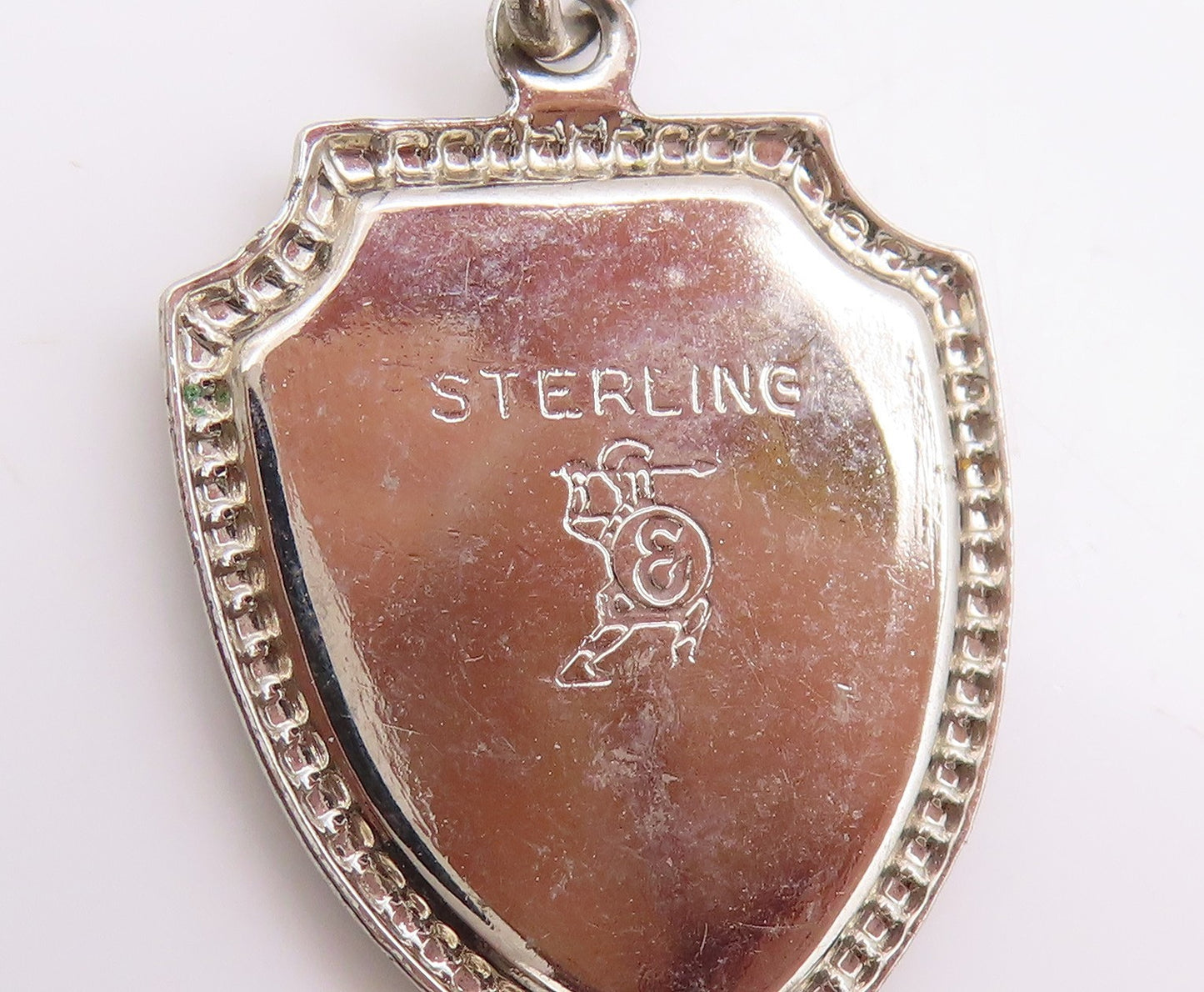 925 Sterling Silver Vintage Pendant Enameled Massachusetts Pilgrim Hat PT25021