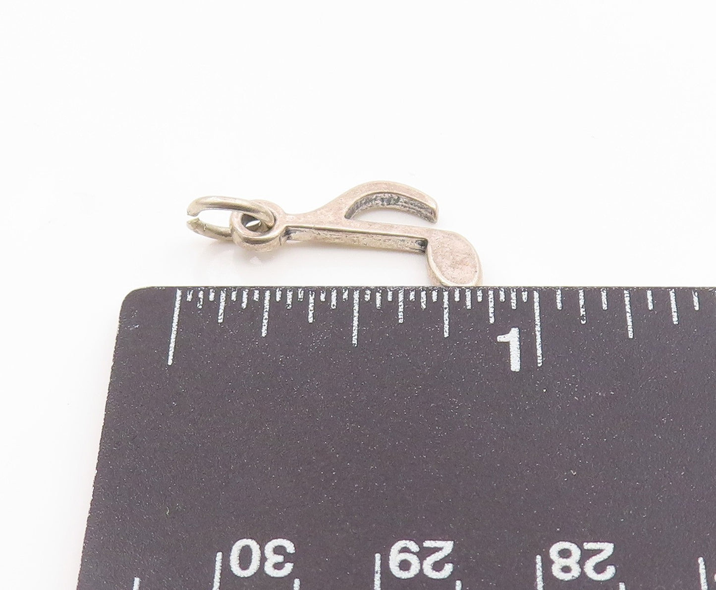 925 Sterling Silver  Vintage Shiny Petite Music Note Motif Pendant  PT19022