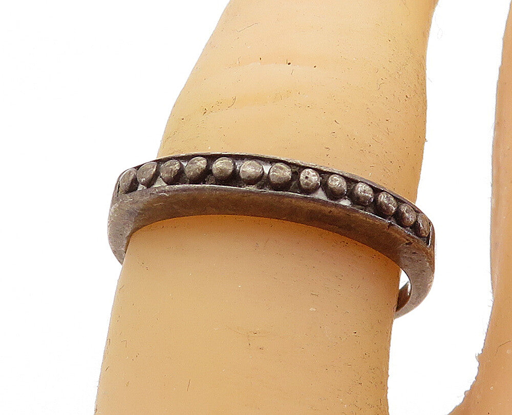925 Sterling Silver  Vintage Dark Tone Circle Pattern Band Ring Sz 7  RG6687