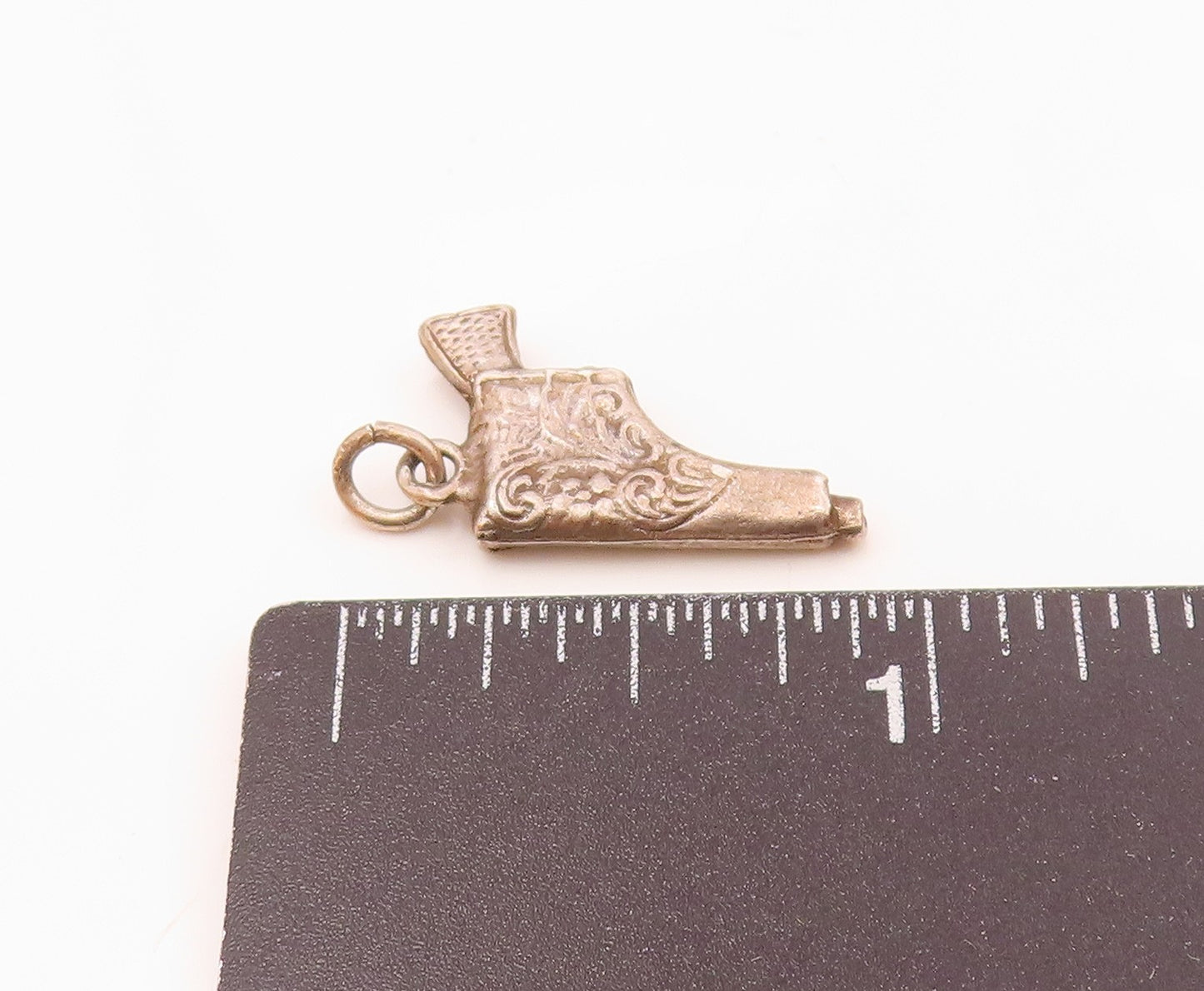 SOUTHWESTERN 925 Sterling Silver Vintage Etched Holster With Gun Pendant PT21327