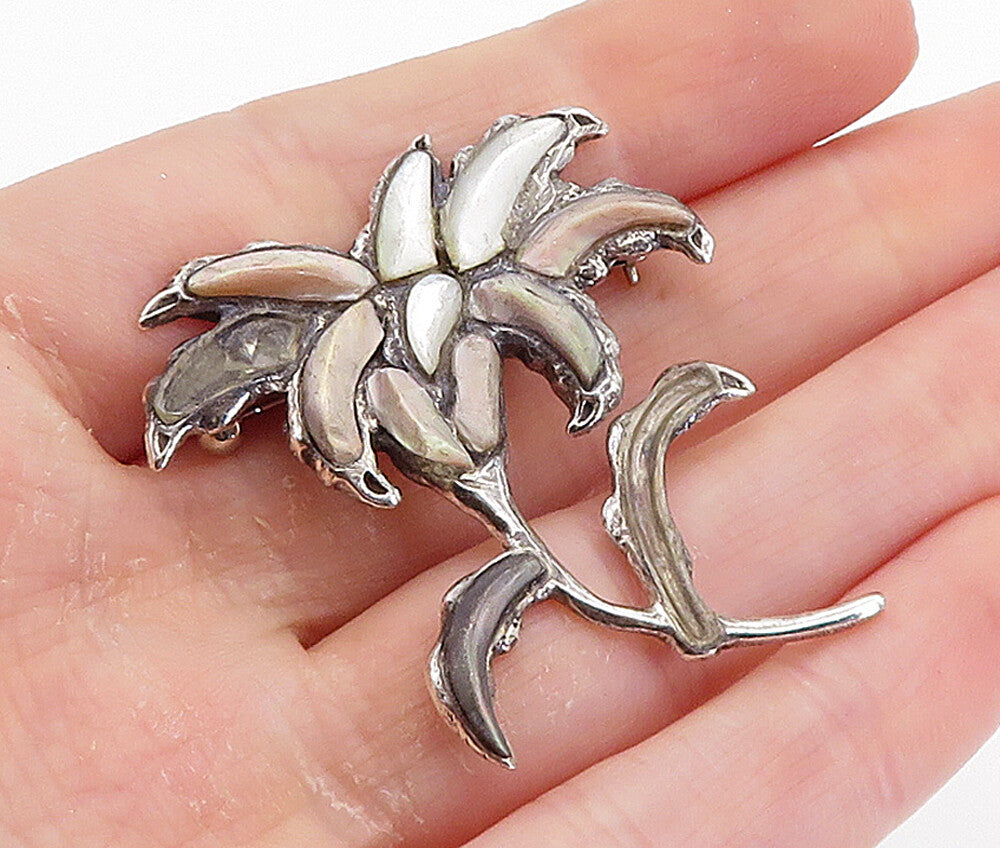 MMA 925 Sterling Silver  Vintage Mother Of Pearl Flower Brooch Pin  BP2828