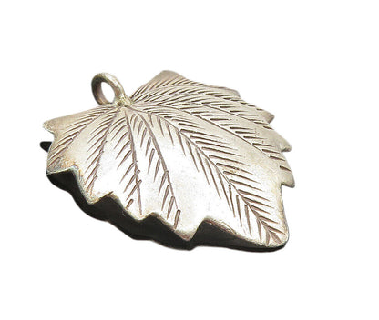 925 Sterling Silver  Vintage Floral Maple Leaf Etched Detail Pendant  PT7032