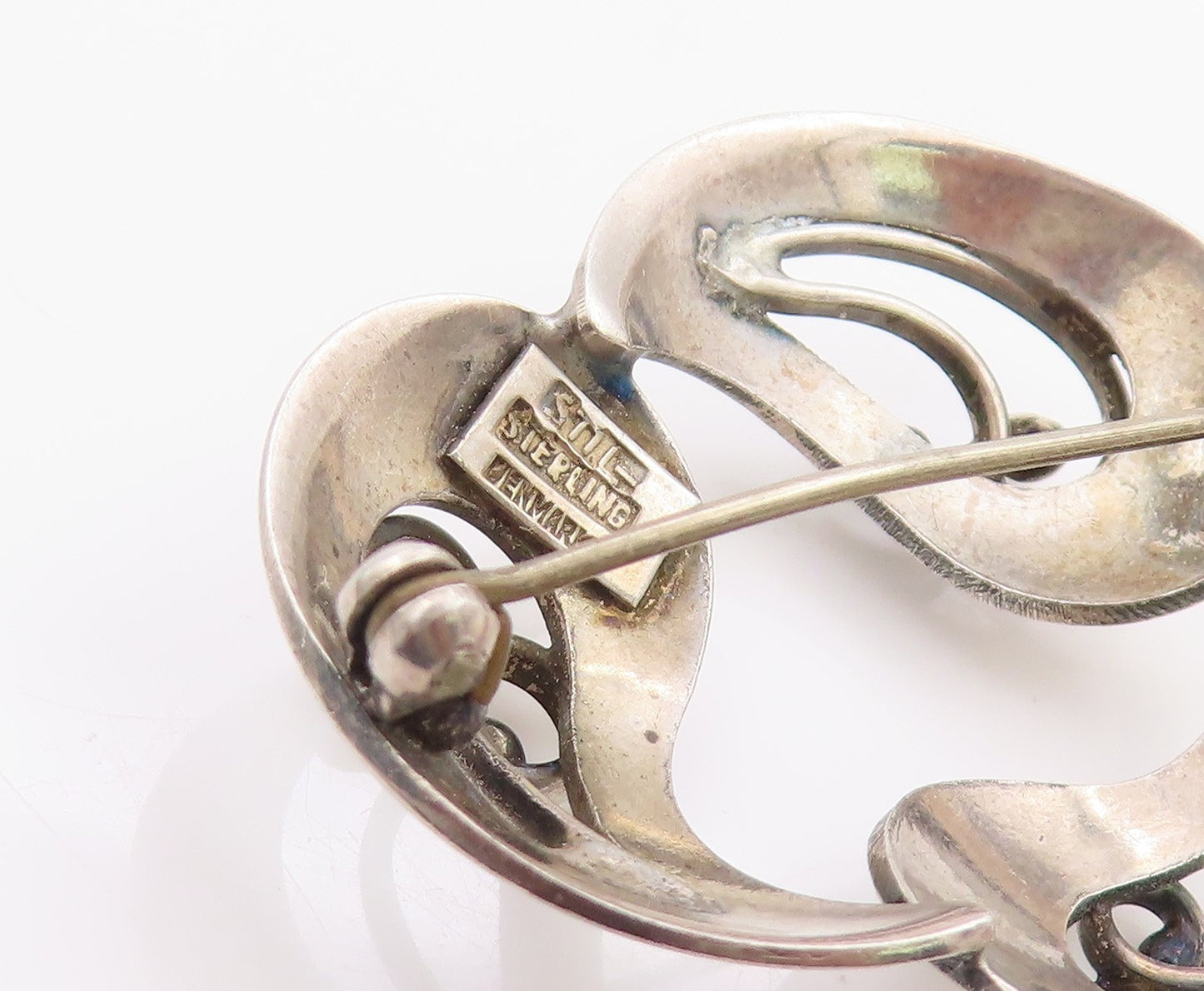 925 Sterling Silver Vintage Brooch DENMARK Swirly Floral Design Cutout  BP11711