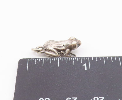 925 Sterling Silver  Vintage Petite Dark Tone Frog Motif Pendant  PT15897