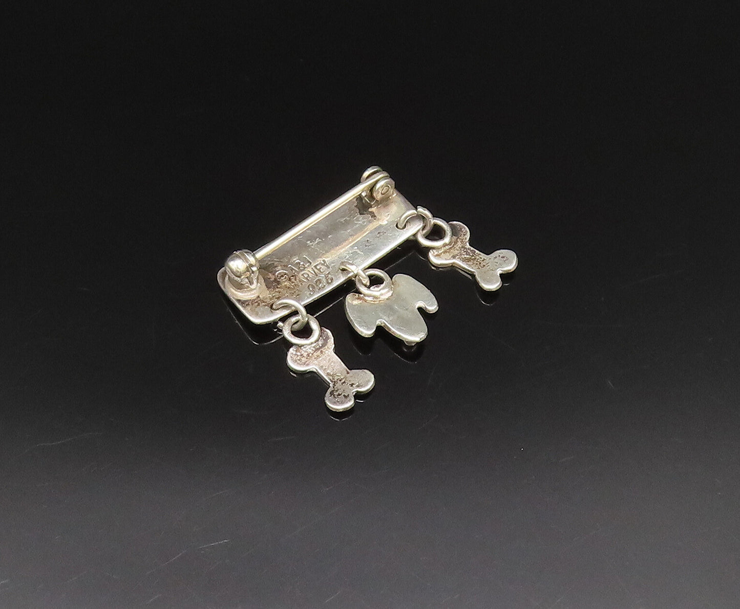 A&J HARVEY 925 Silver  Vintage Engraved Dog & Bones Charm Brooch Pin  BP9722