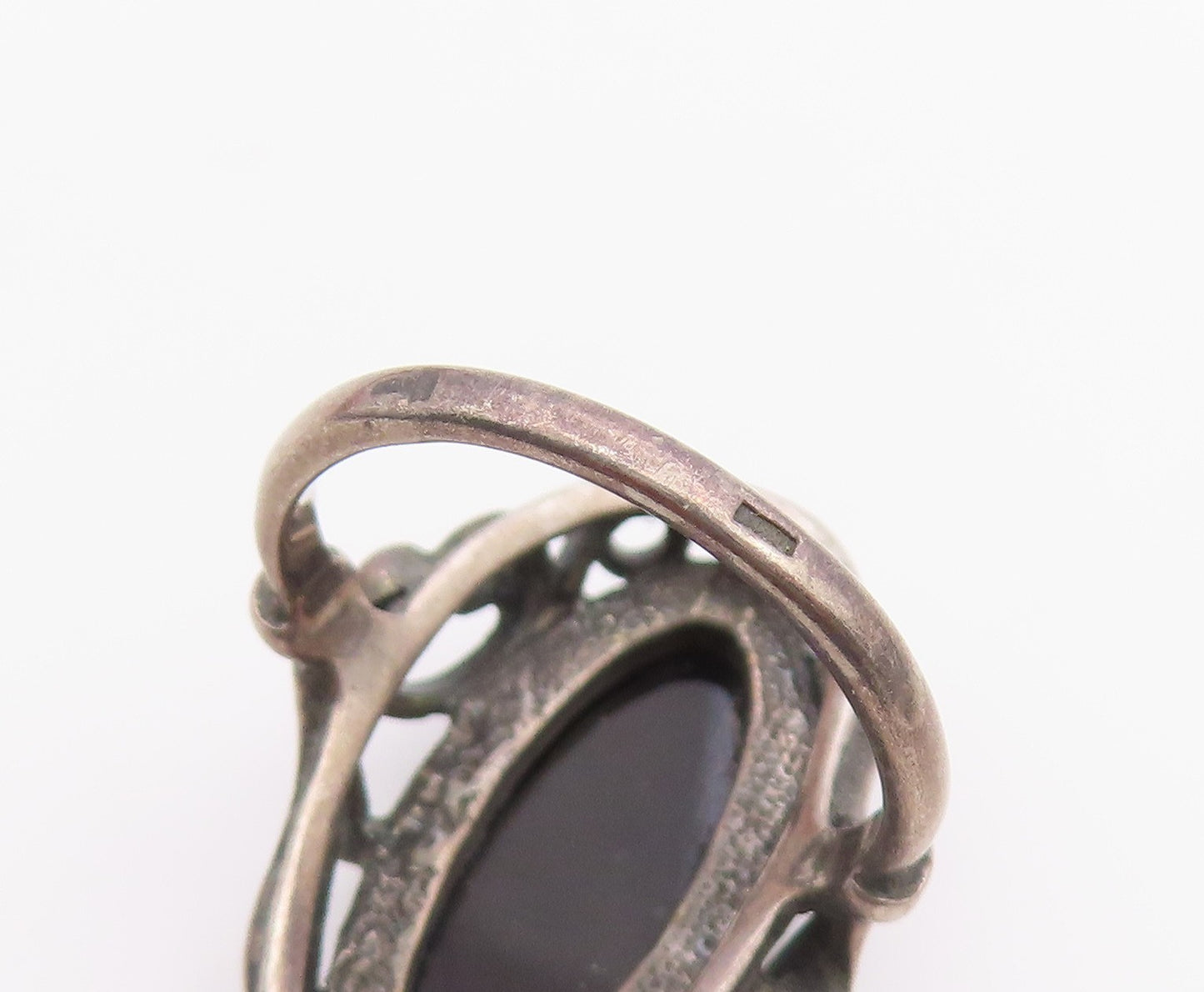 925 Sterling Silver Vintage Ring Oval Black Onyx Openwork Band  Sz 7  RG36447
