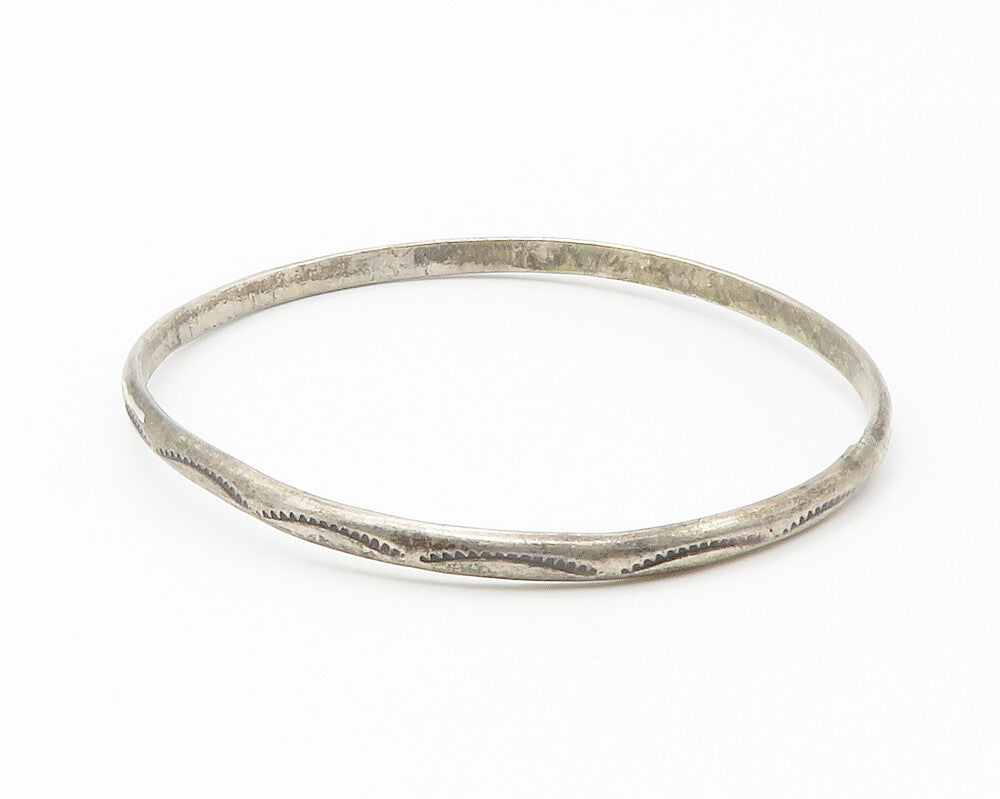 NAVAJO 925 Sterling Silver  Vintage Dark Tone Etched Bangle Bracelet  BT5662