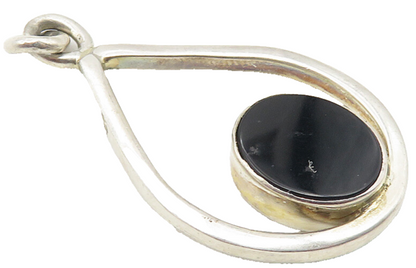 925 Sterling Silver  Vintage Inlaid Black Onyx Open Tear Drop Pendant  PT8296