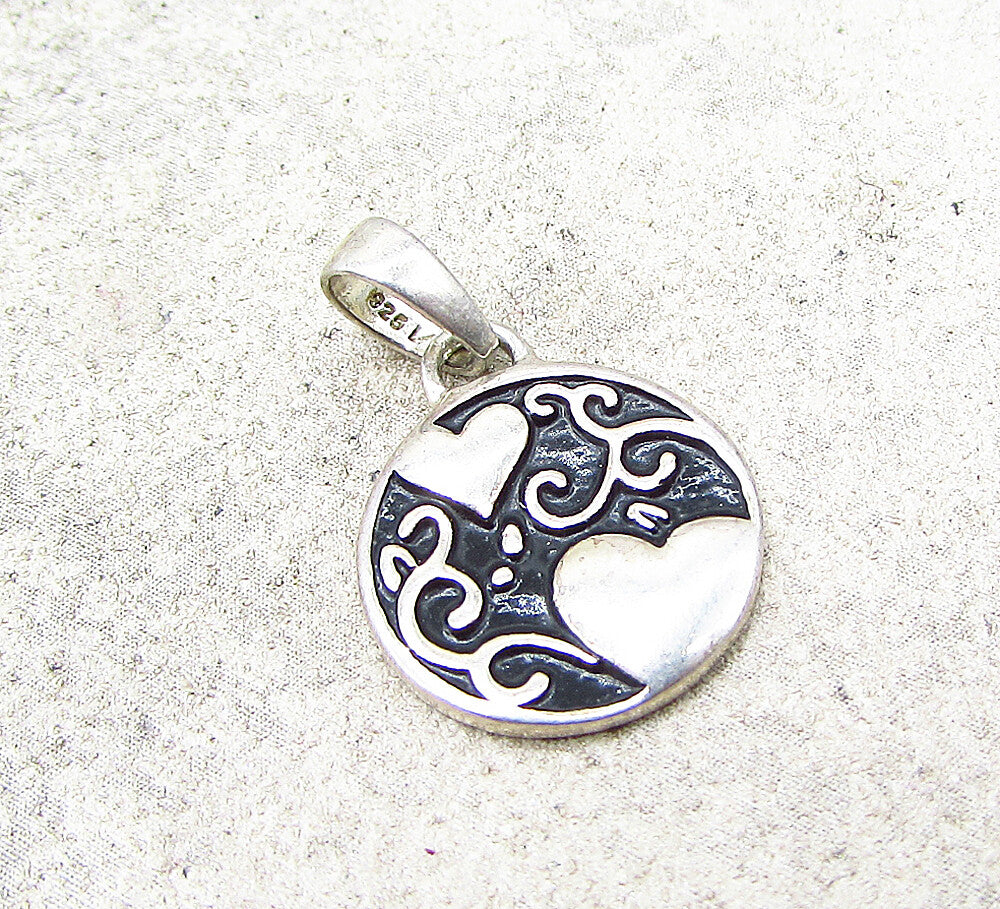 925 Sterling Silver  Dear Friends Are Always Close To The Heart Pendant  PT1744