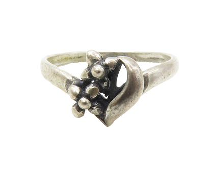 925 Sterling Silver Vintage Dark Tone Petite Floral Band Ring Sz 5 RG14356
