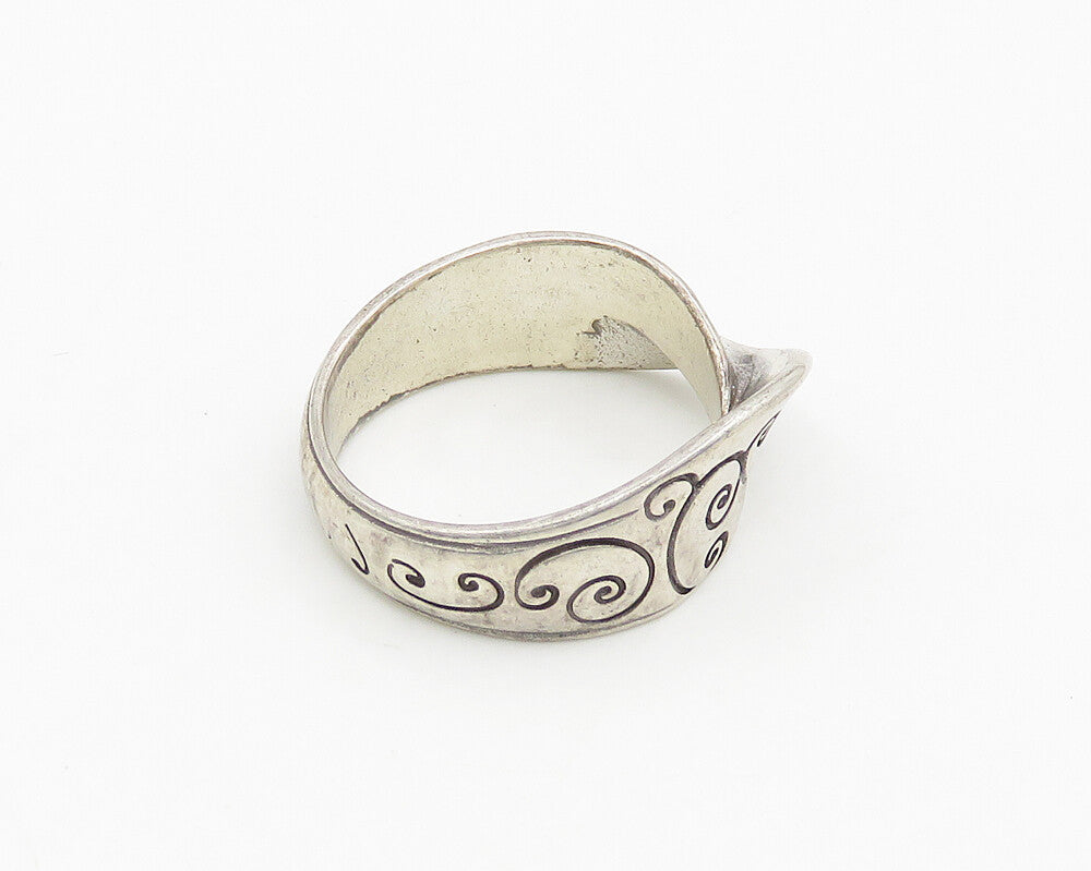 CAROLEE 925 Silver  Vintage Shiny Etched Pretzel Swirl Band Ring Sz 7  RG19783