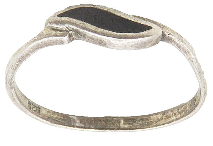 925 Sterling Silver  Vintage Inlaid Black Onyx Smooth Band Ring Sz 8  RG15591
