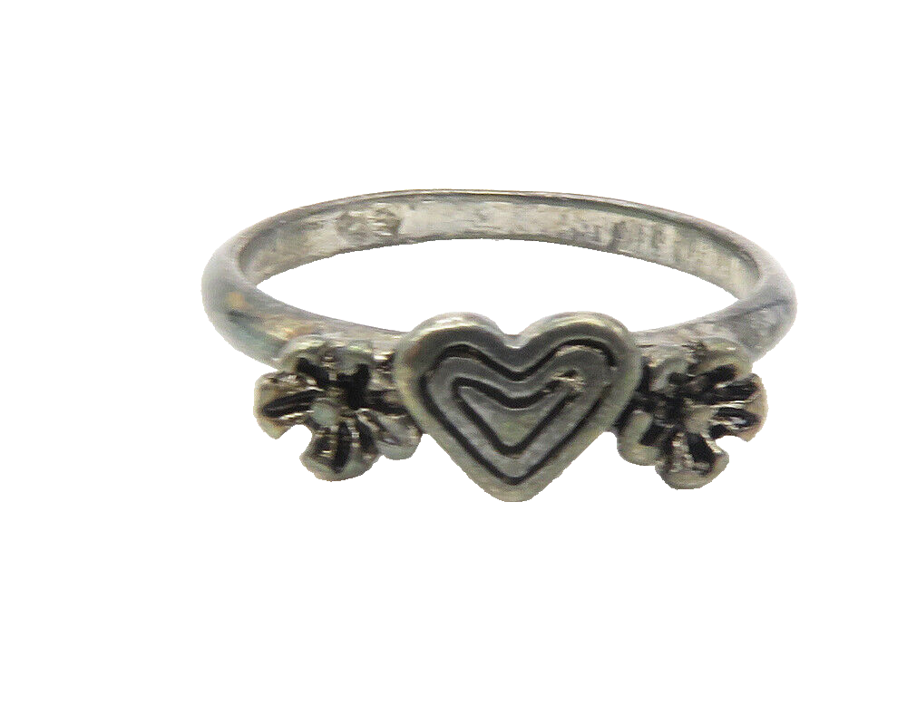 925 Sterling Silver  Vintage Oxidized Love Heart Band Ring Sz 7.5  RG11743