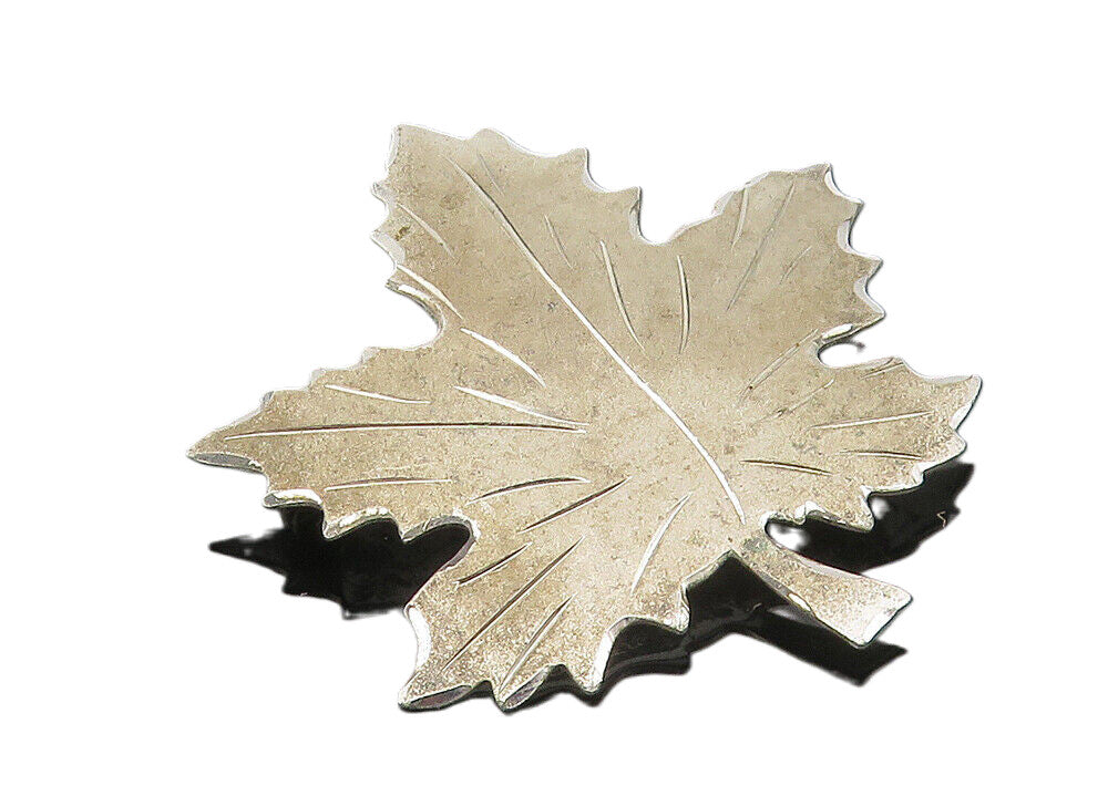BOND BOYD 925 Sterling Silver  Vintage Etched Autumn Leaf Brooch Pin  BP4301