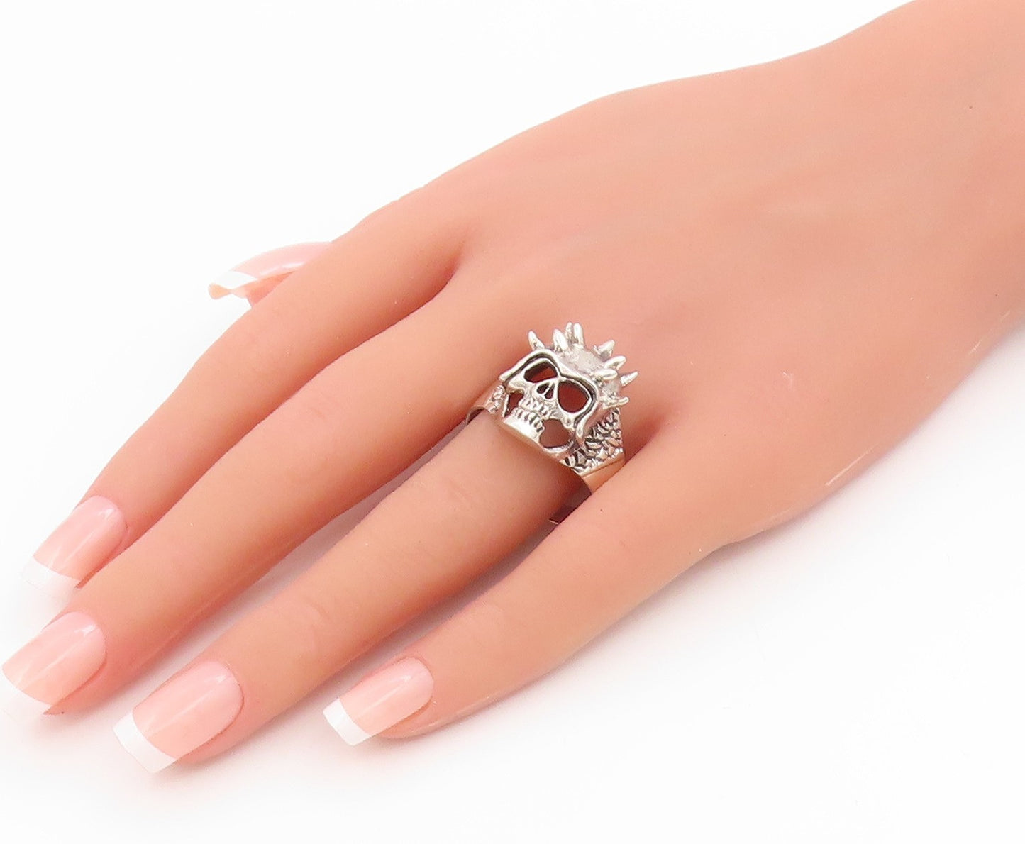 925 Sterling Silver Vintage Ring Carved Gothic Spiky Skull Band  Sz 15  RG36033