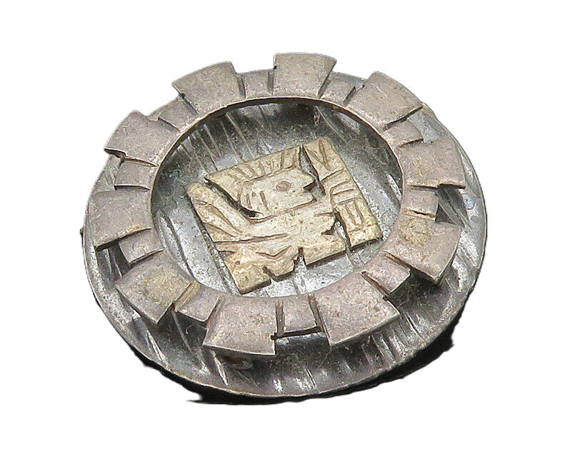 925 Sterling Silver  Vintage Oxidized Warrior Detail Round Brooch Pin  BP7249