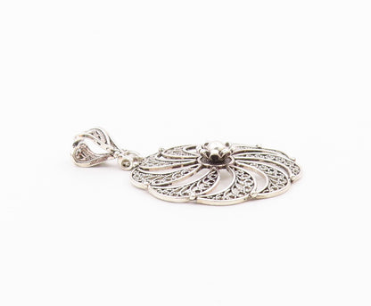 925 Sterling Silver  Vintage Shiny Swirl Floral Motif Round Pendant  PT16577