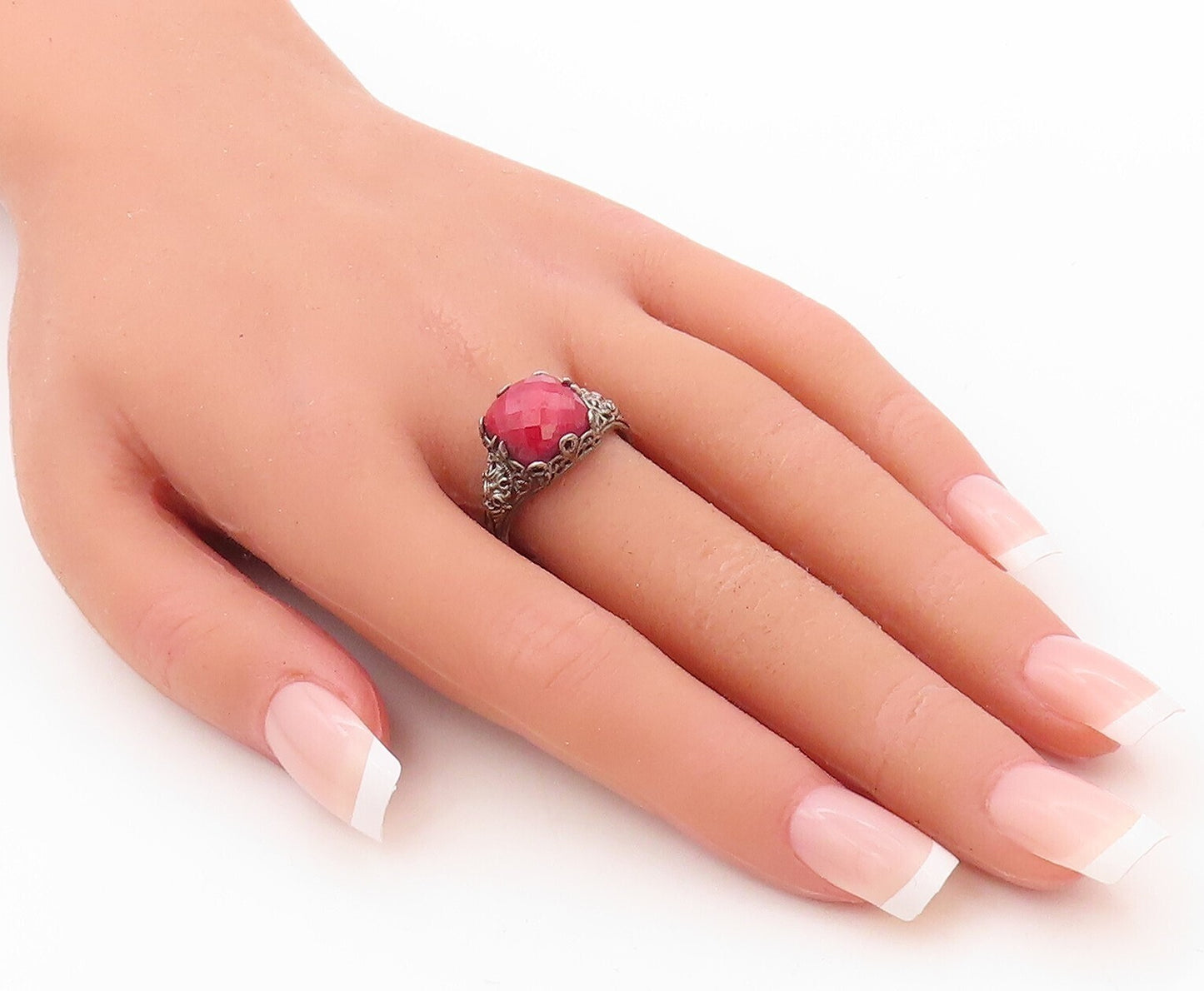 925 Sterling Silver Vintage Ring Red Gemstone Designer Cutout  Sz 8.5  RG30673