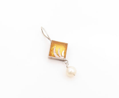 925 Sterling Silver Vintage Pendant VARGA Pearl With Gilded Leaf Charm   PT25002