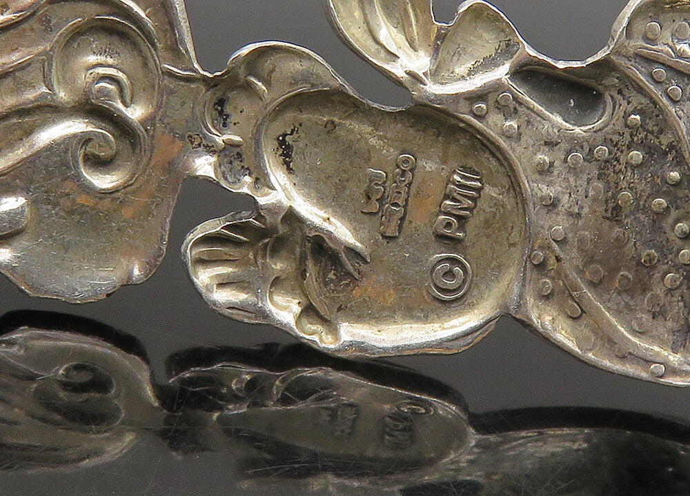 925 Sterling Silver  Vintage Praying Little Girl Shiny Brooch Pin  BP8943