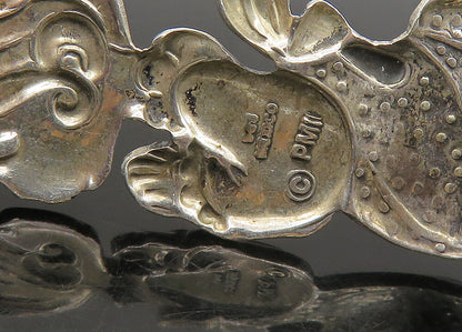 925 Sterling Silver  Vintage Praying Little Girl Shiny Brooch Pin  BP8943