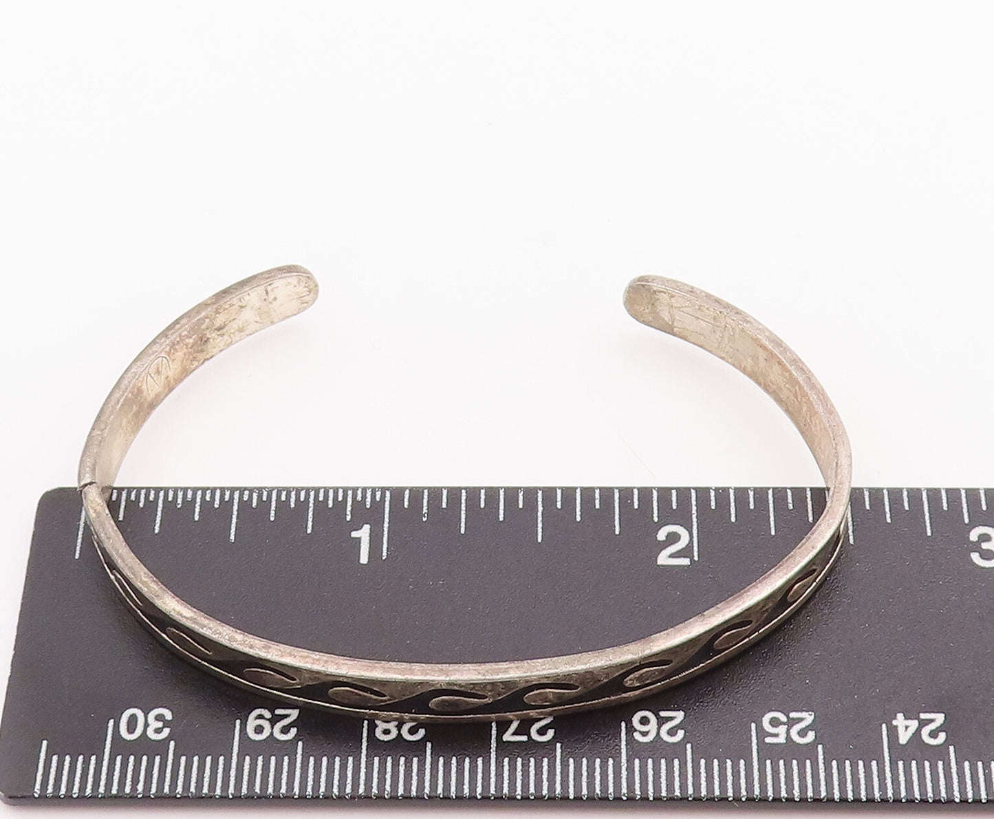 925 Sterling Silver Vintage Bracelet NAVAJO Swirly Waves Carved Cuff  BT10472